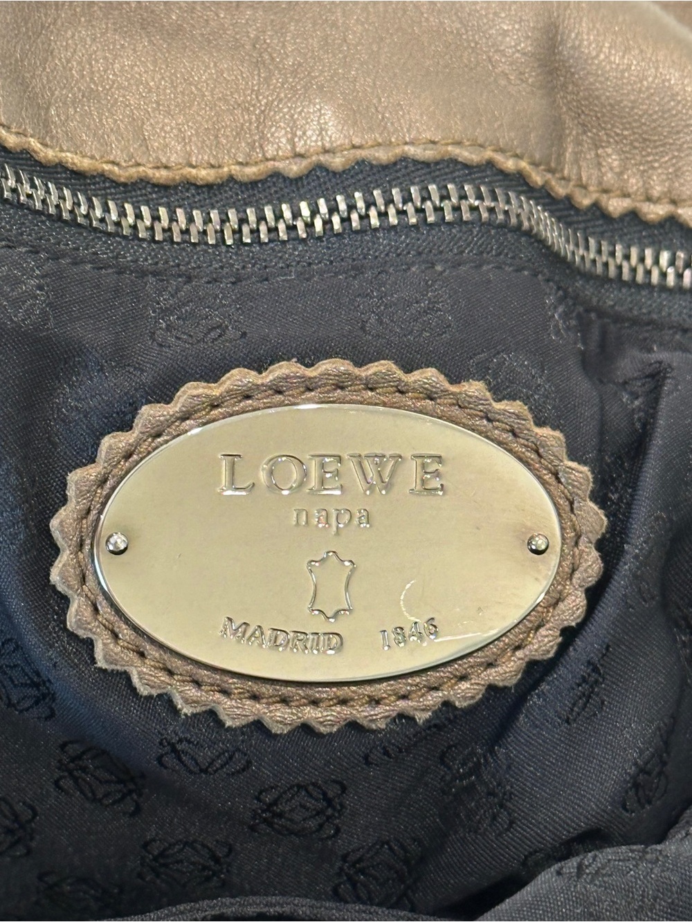 Loewe Flamenco Anagram Shoulder/crossbody Leather bag - Picture 9 of 15